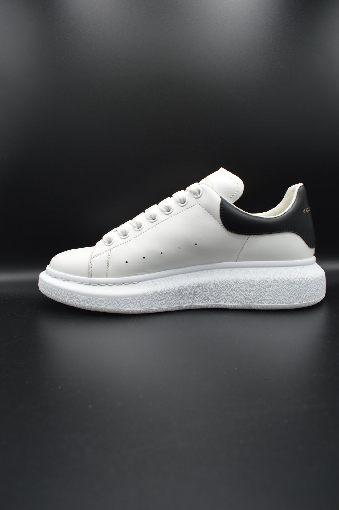 Alexander Mcqueen oversize blanc/noir - 43