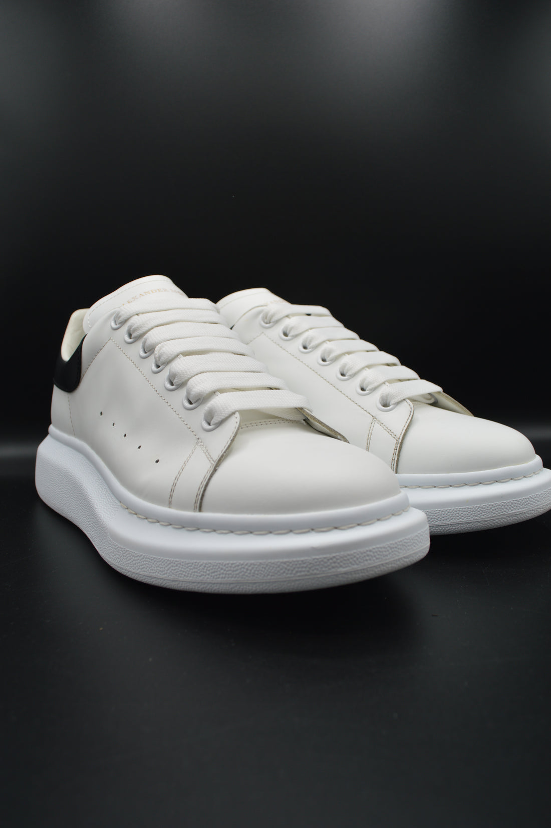 Alexander Mcqueen oversize blanc/noir - 43