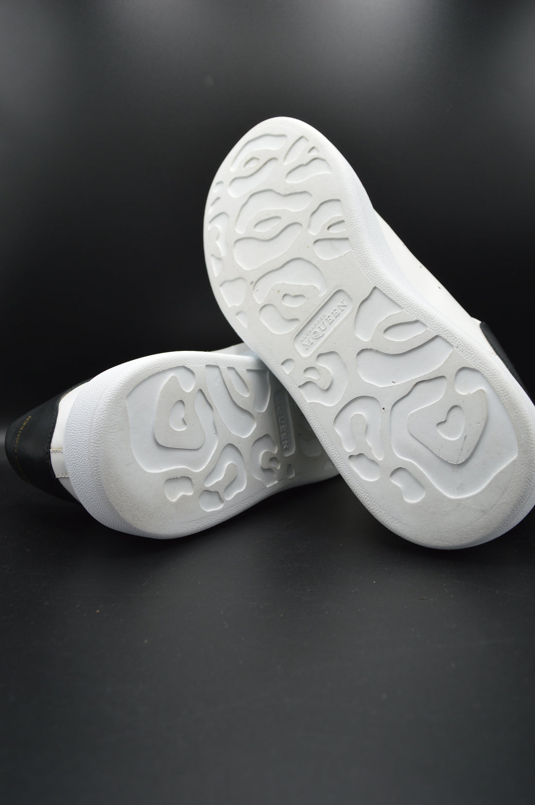 Alexander Mcqueen oversize blanc/noir - 43