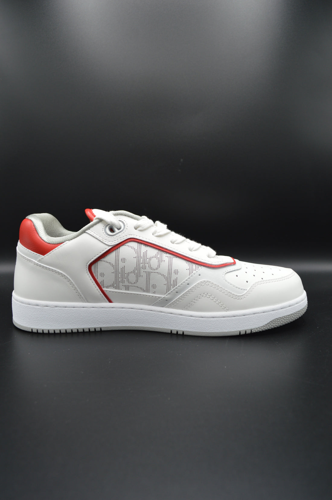 Dior Baskets basses B27 en cuir de veau lisse blanc et rouge et