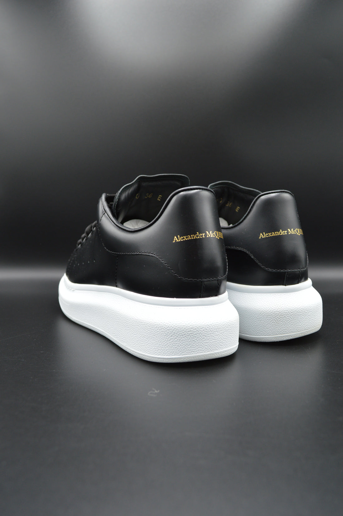 Alexander Mcqueen oversize noir/blanc - T36