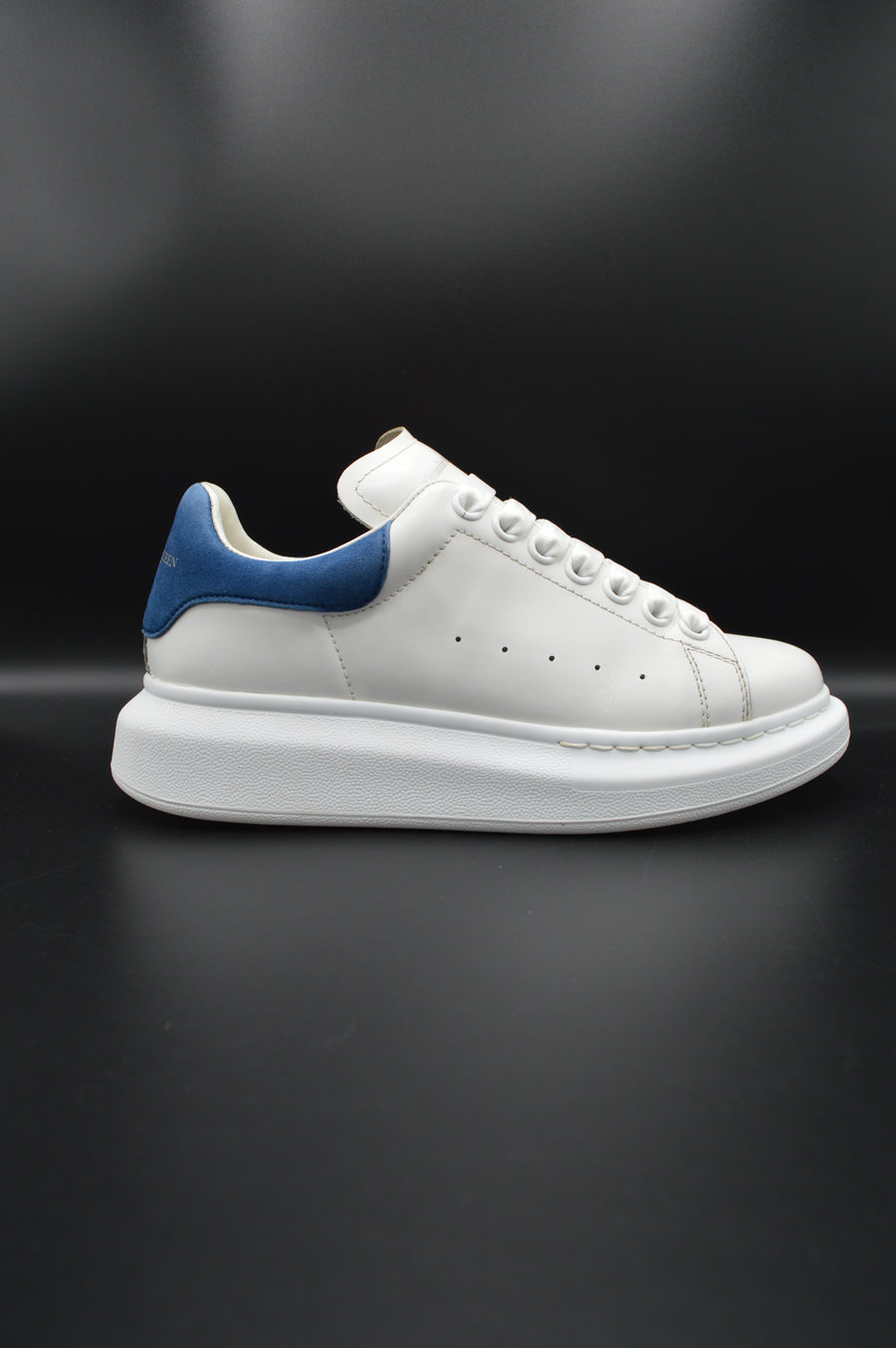 Alexander Mcqueen Oversize blanc/bleu marine - T37