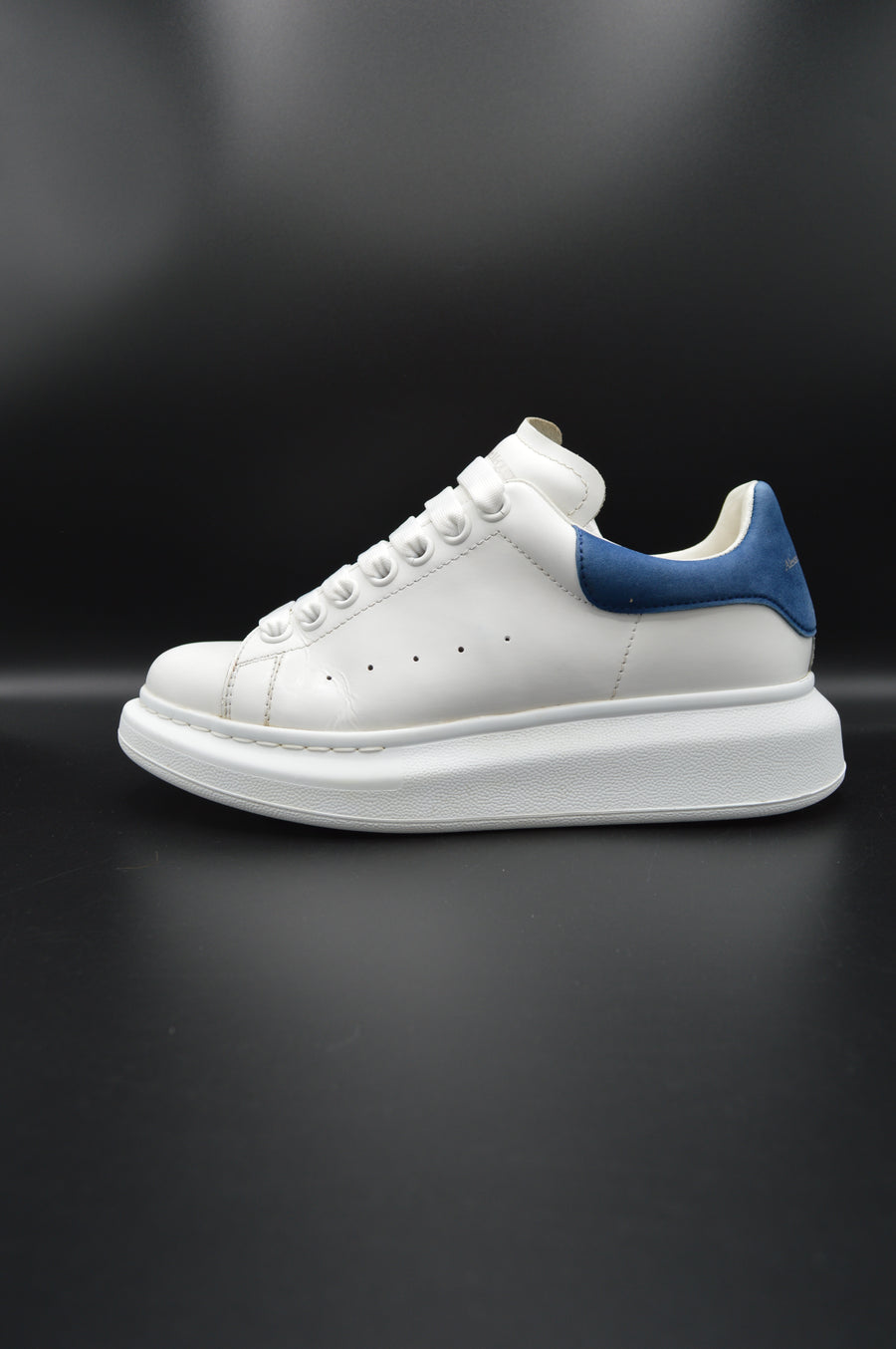 Alexander Mcqueen Oversize blanc/bleu marine - T37