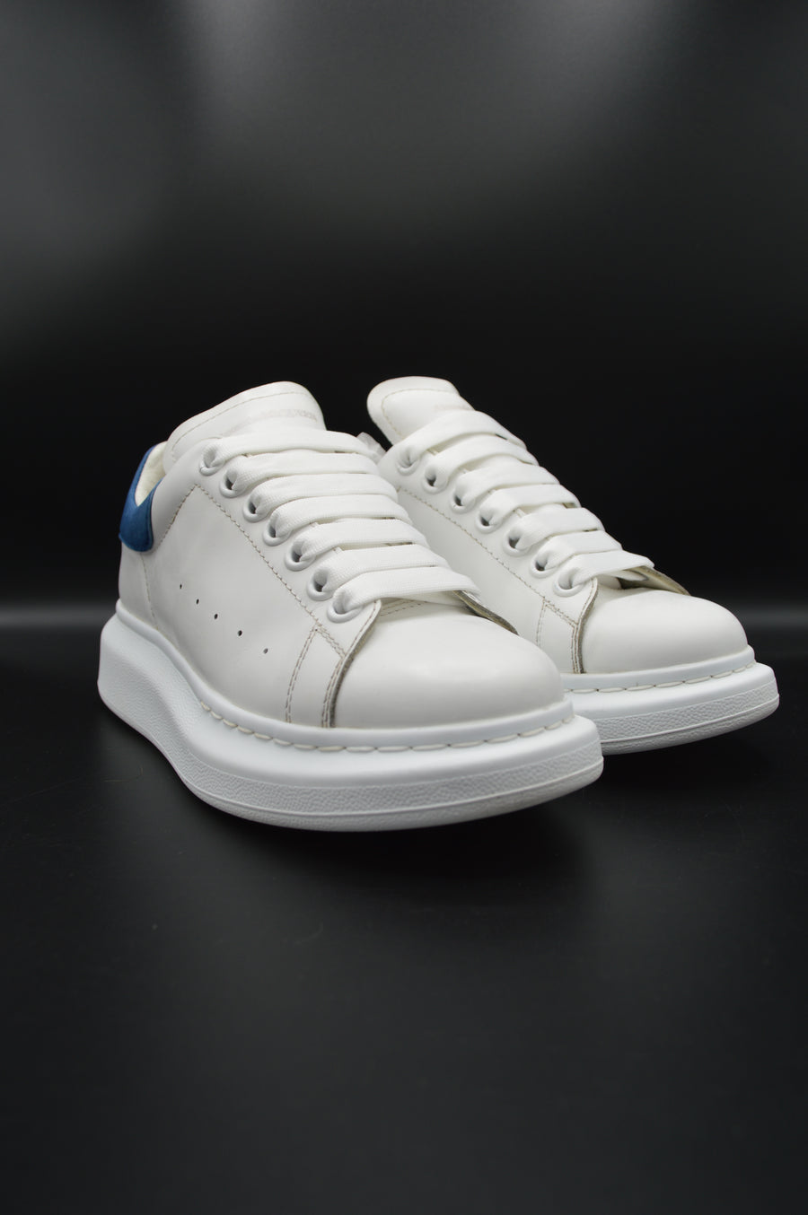 Alexander Mcqueen Oversize blanc/bleu marine - T37