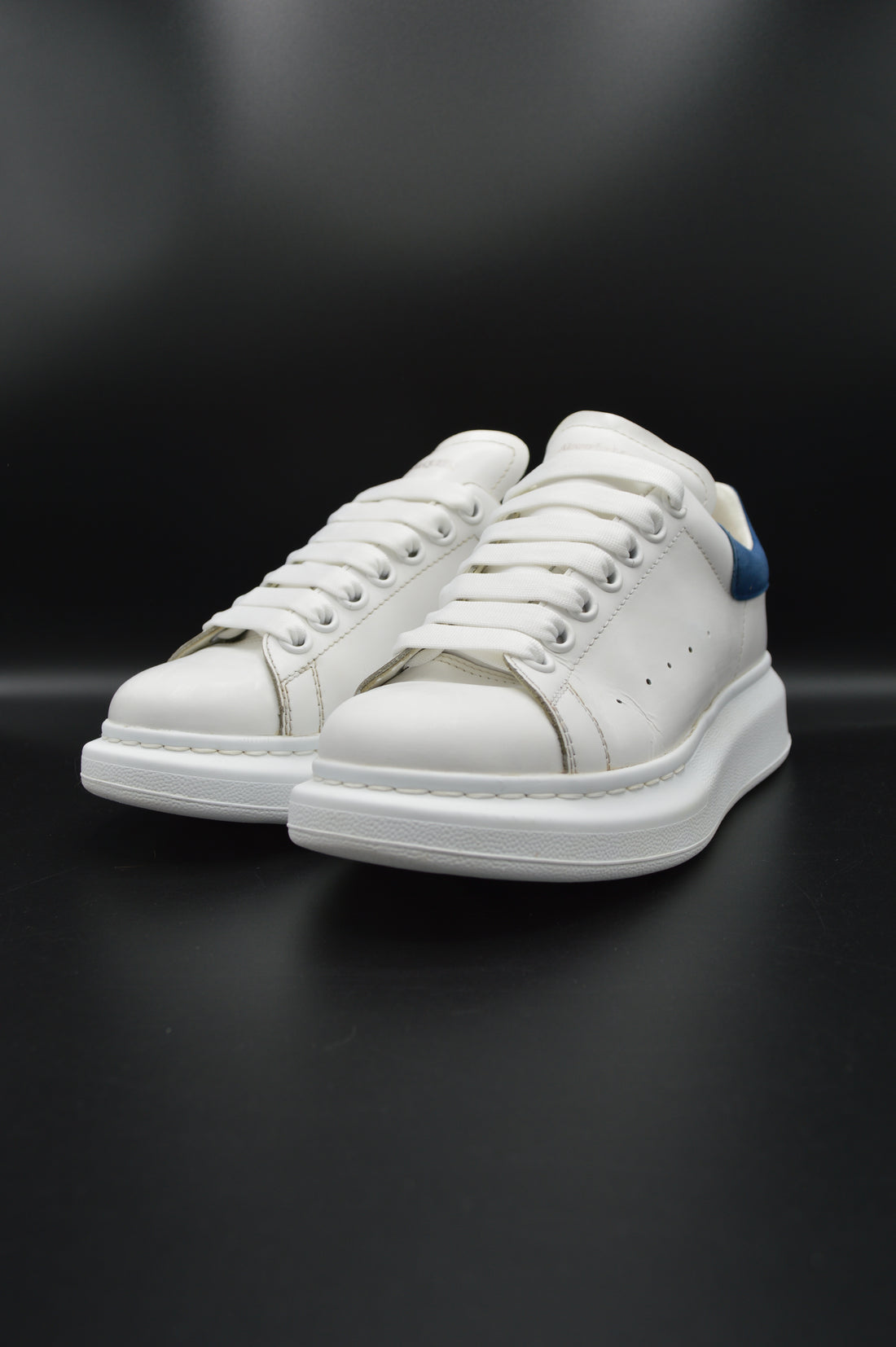 Alexander Mcqueen Oversize blanc/bleu marine - T37