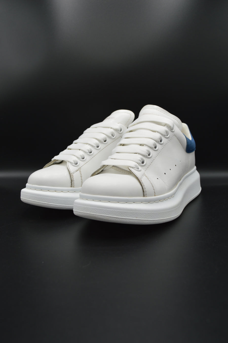 Alexander Mcqueen Oversize blanc/bleu marine - T37