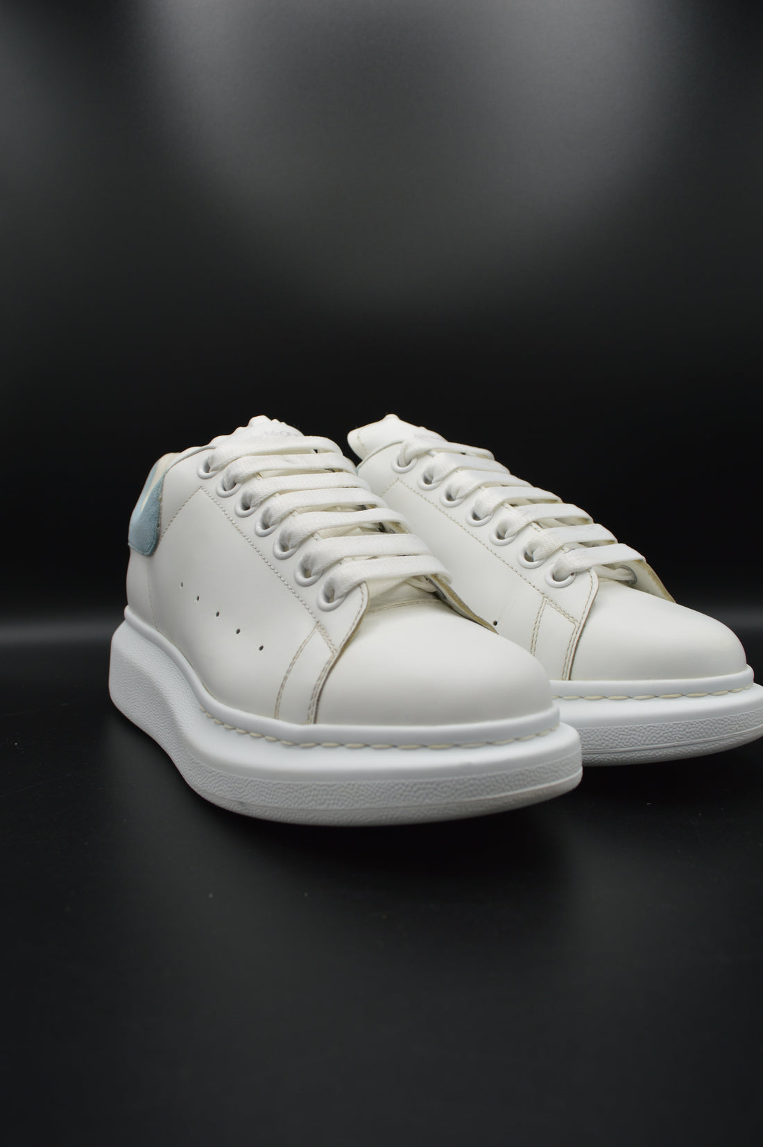 Alexander Mcqueen oversize blanc/bleu ciel - T38,5