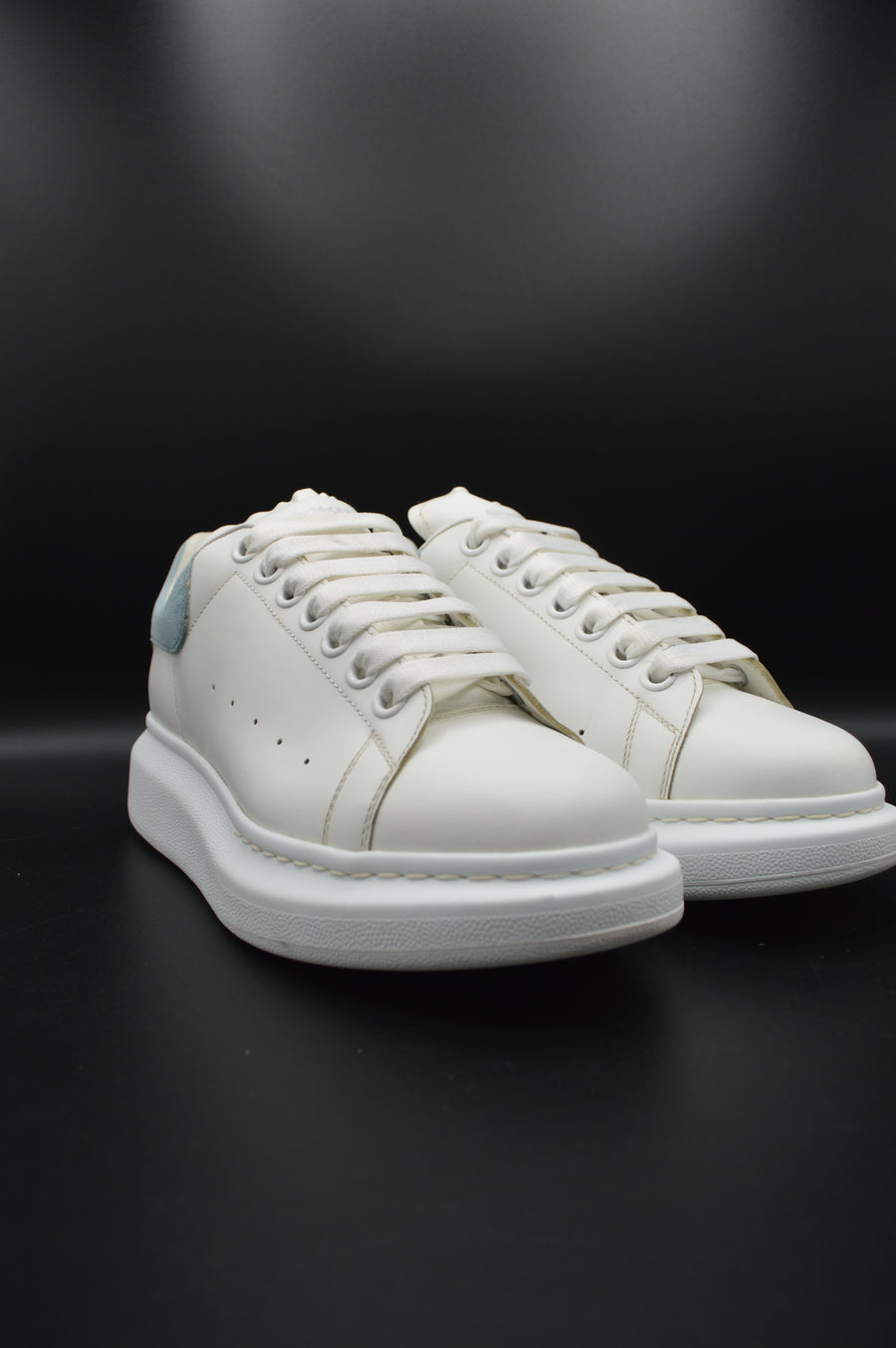 Alexander Mcqueen oversize blanc/bleu ciel - T38,5