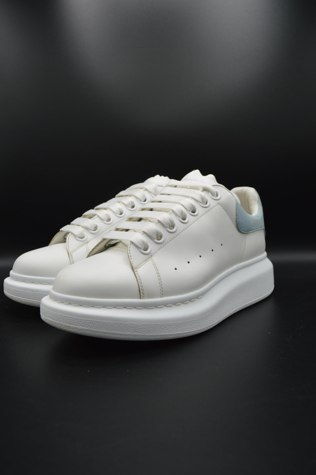 Alexander Mcqueen oversize blanc/bleu ciel - T38,5